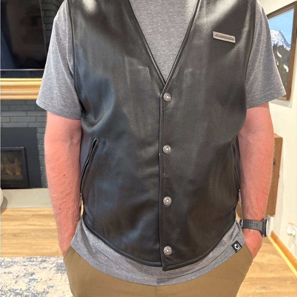 Harley-Davidson Black Leather Vest Classic Design